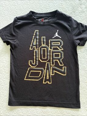 Jordan Black Short-Sleeve Tee with Gold Outline 'Air Jordan' Graphic